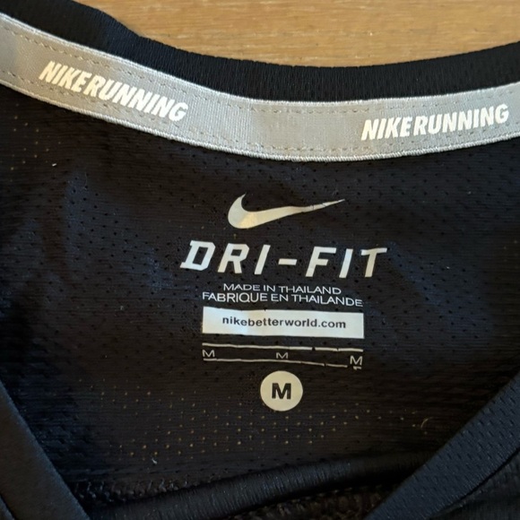 Nike Swift Women's Dri-FIT Short-Sleeve Running Top, Black, Medium - Picture 2 of 8